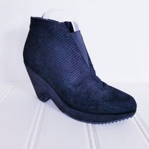 Eileen Fisher Black Grooved Leather Block Heel Ankle Booties Womens Size 10